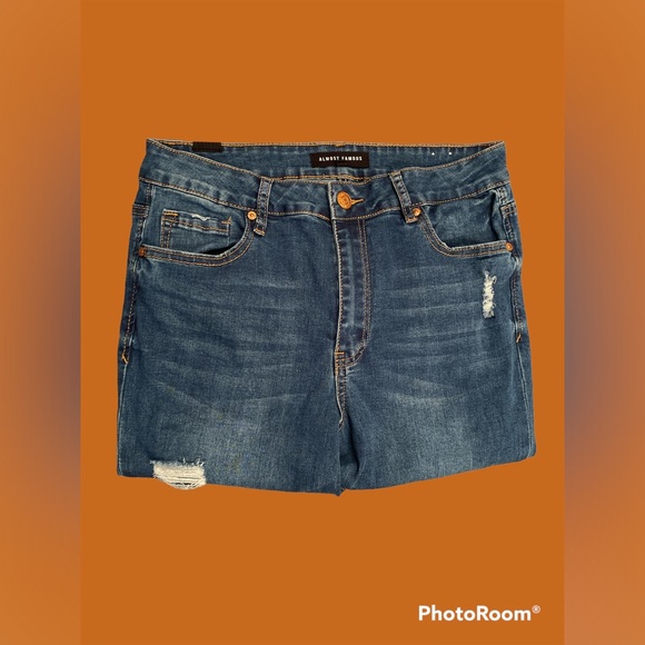 Almost Famous - Picture 2 of 4